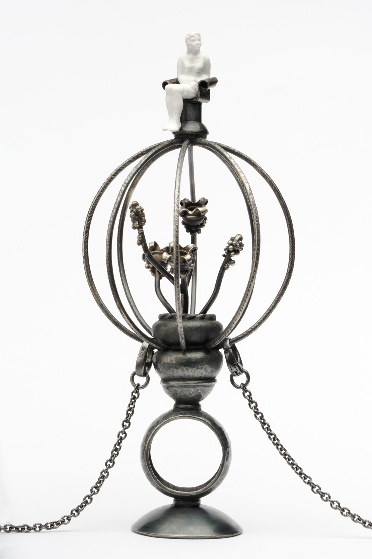 THE WOMAN bague sculpture pendentif argent personnage ps 2010 Patricia Lemaire photo Ecliptique055